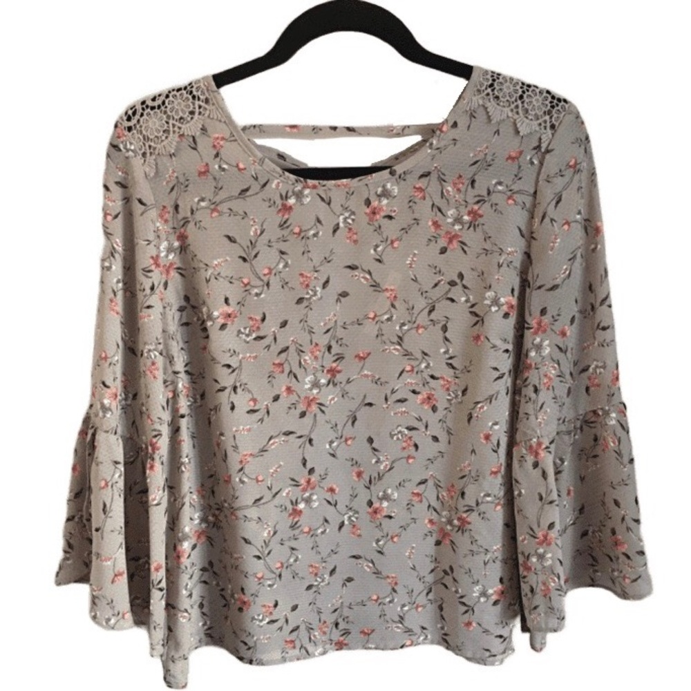 REWIND Woman’s Bell Sleeves Green/Flowers striped open back Top size L